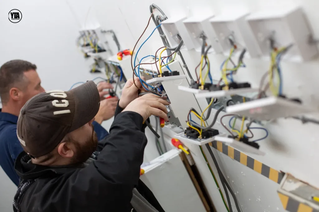 Så Här Underhåller Du Ditt Elektriska System för Optimal Prestanda